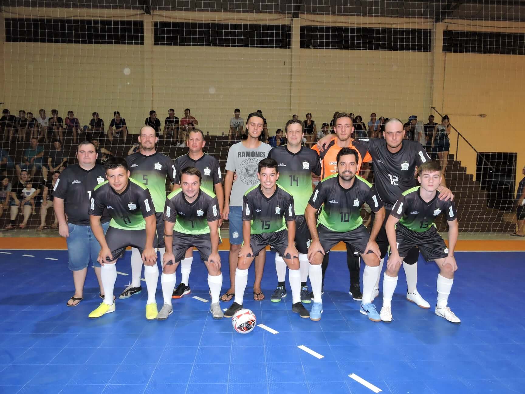 CAMPEONATO MUNICIPAL DE FUTSAL DE MATO QUEIMADO INICIOU NESSE ÚLTIMO SÁBADO